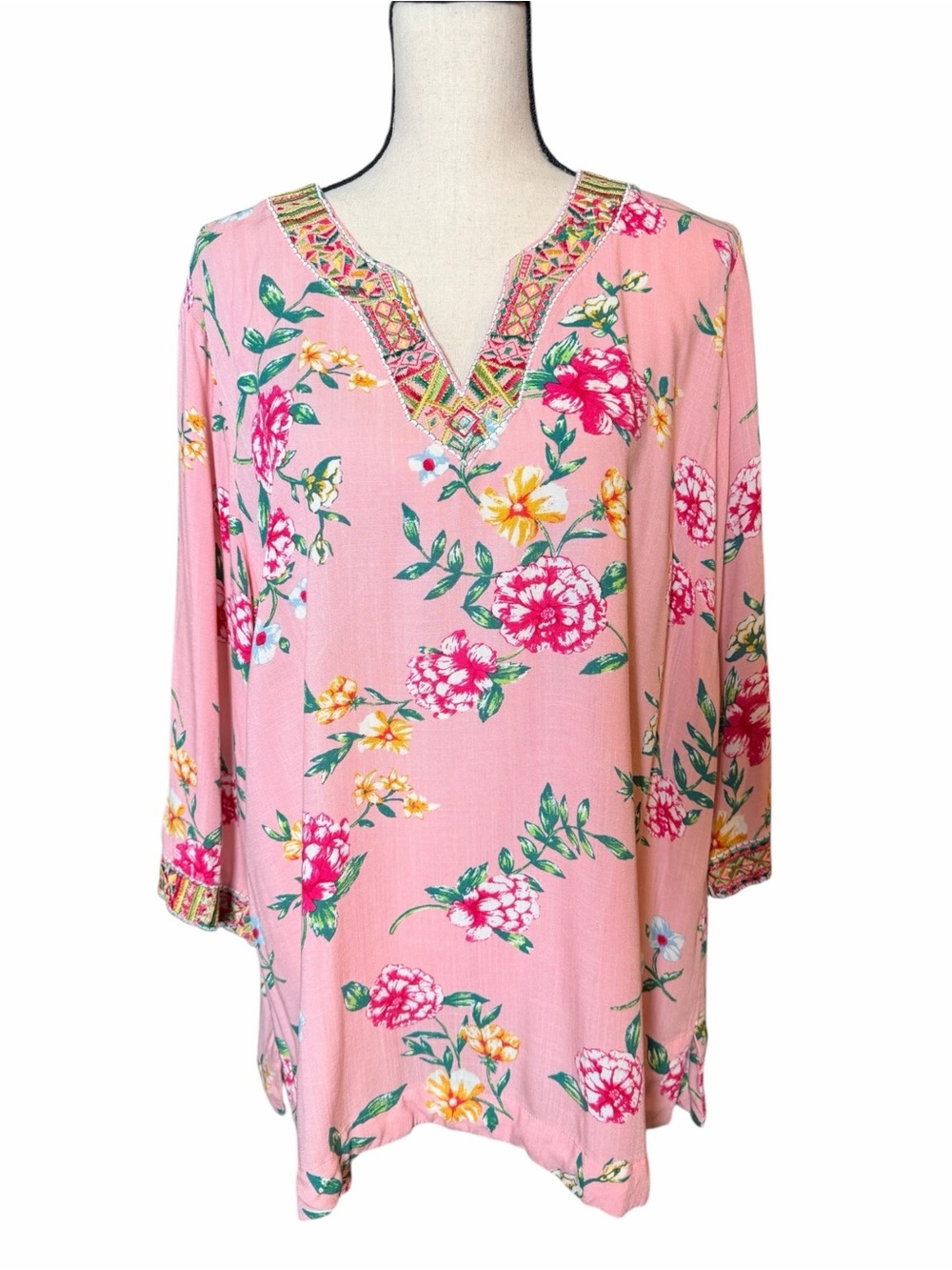 Belle by Kim Gravel Woman’s Pink Floral Embroidered Boho Tunic Blouse Size Large
